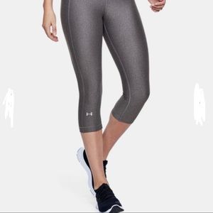 Under Armour • Small • Grey Cropped Tights